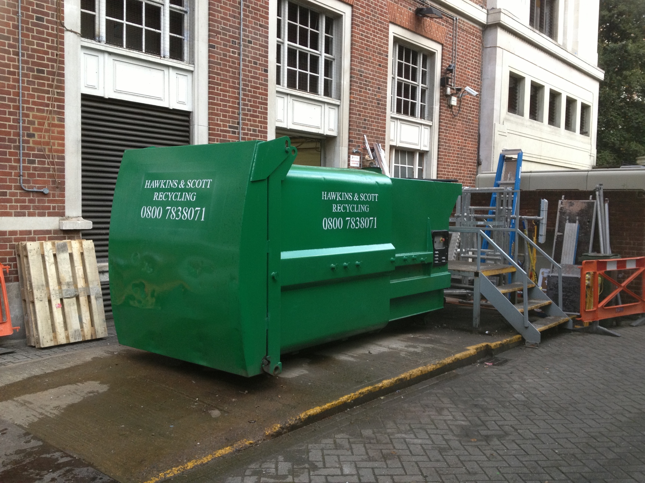 Why Choose a Skip Hire Company for a Landscaping Business?